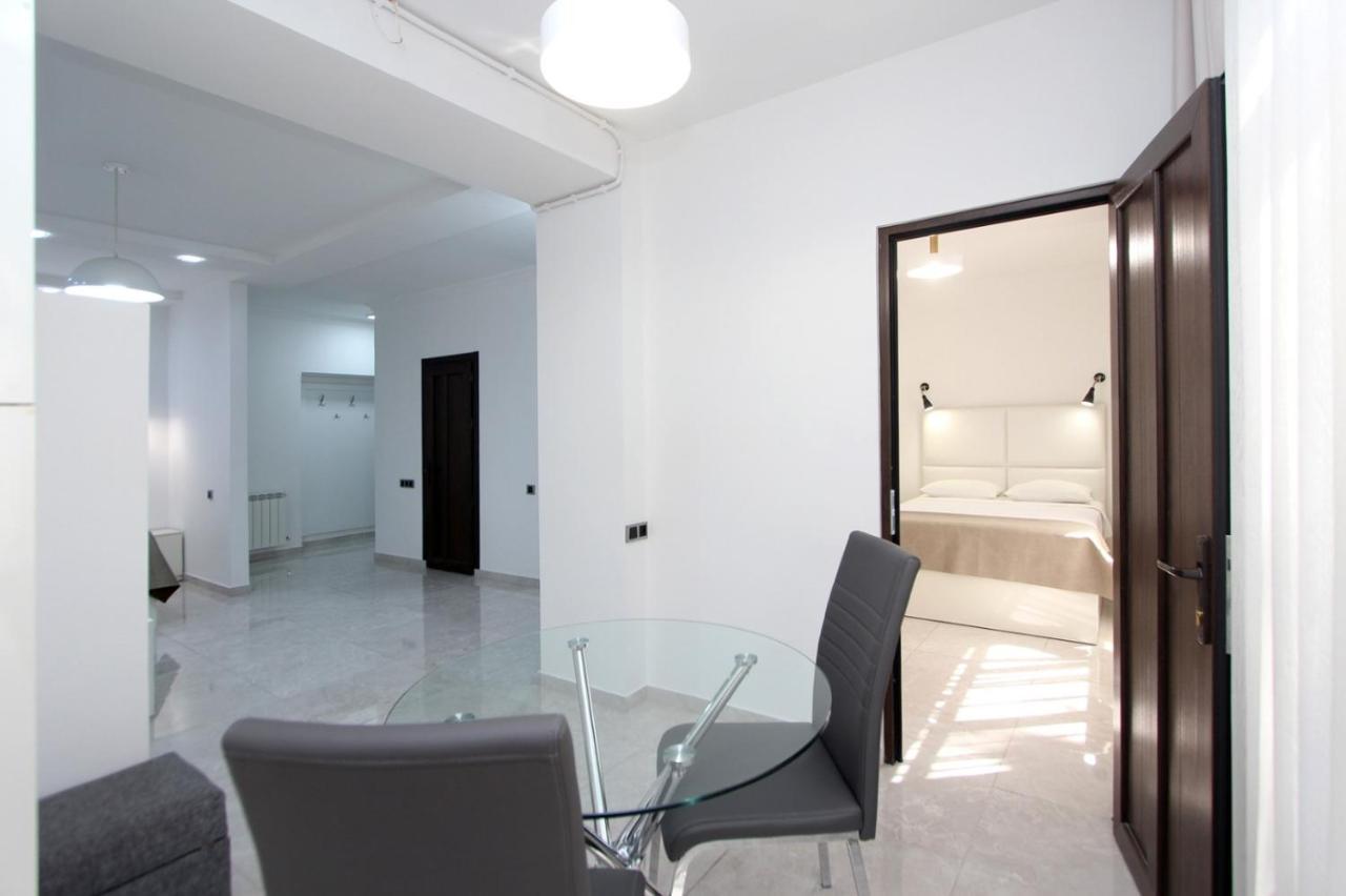 Appartment Lux, 2 Bedroom Erevan Exterior foto